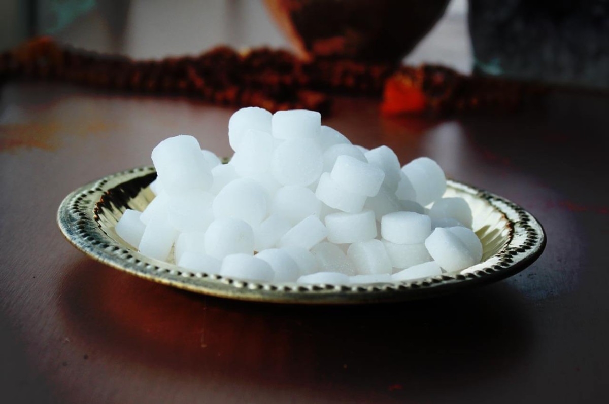 CAMPHOR